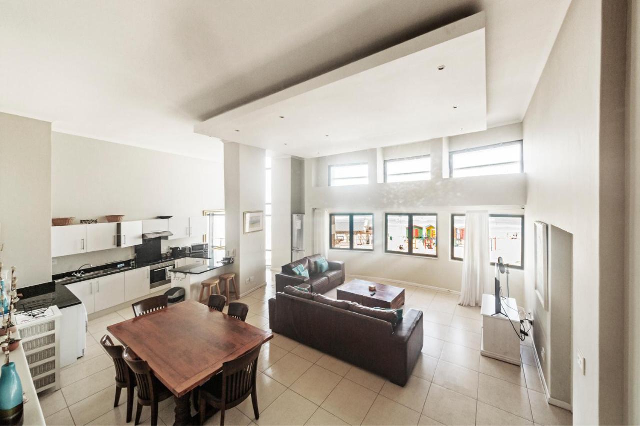 Surferscorner Self Catering Apartments Muizenberg Ngoại thất bức ảnh