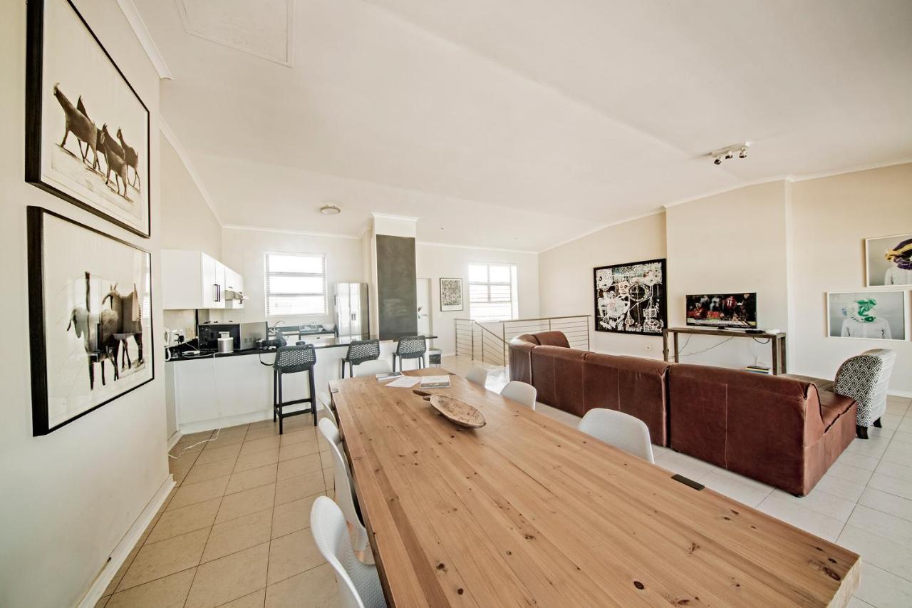 Surferscorner Self Catering Apartments Muizenberg Ngoại thất bức ảnh