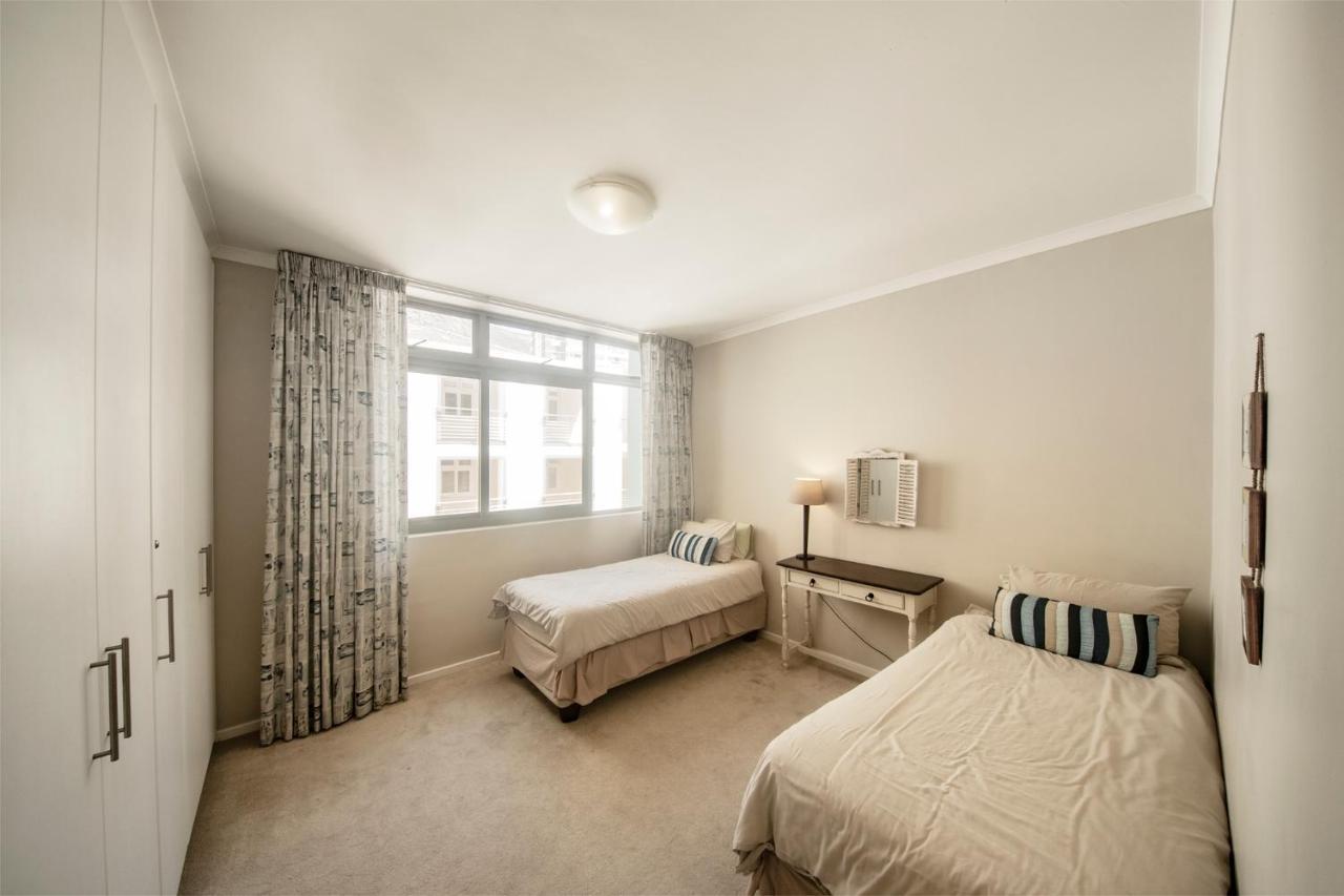 Surferscorner Self Catering Apartments Muizenberg Ngoại thất bức ảnh
