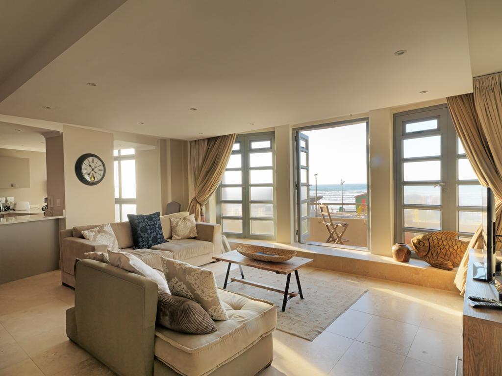 Surferscorner Self Catering Apartments Muizenberg Ngoại thất bức ảnh