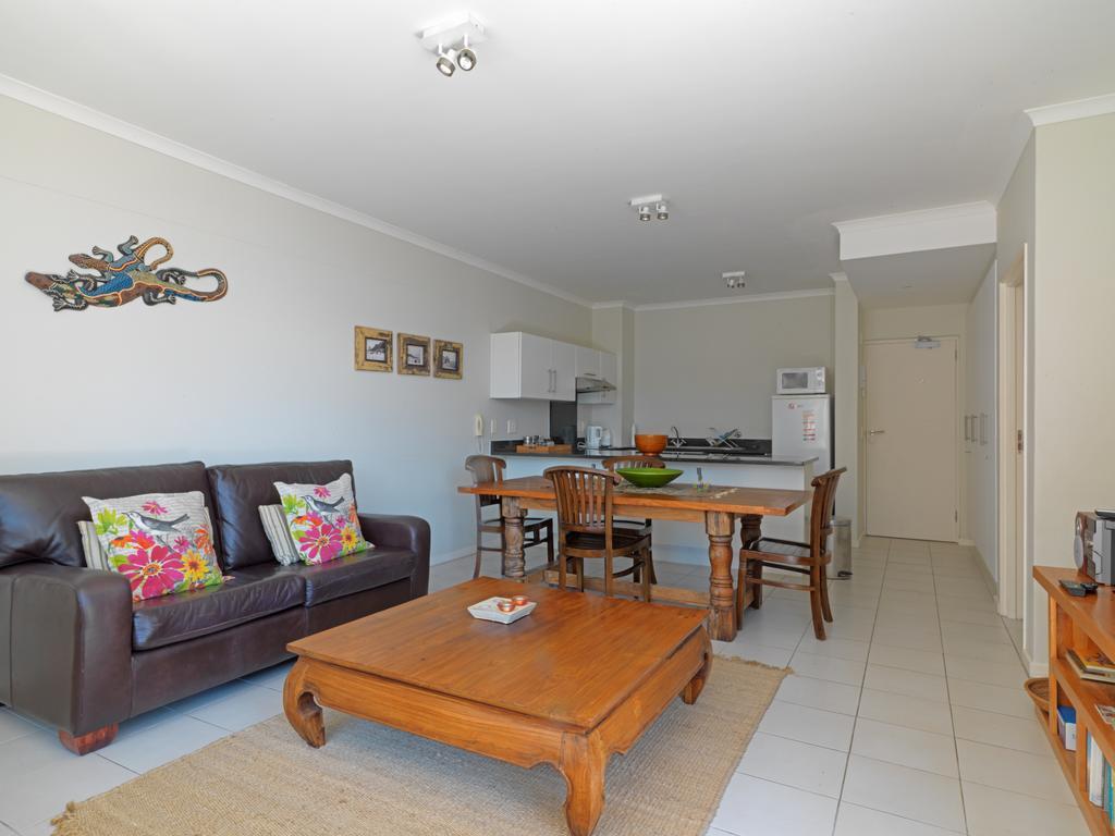 Surferscorner Self Catering Apartments Muizenberg Ngoại thất bức ảnh