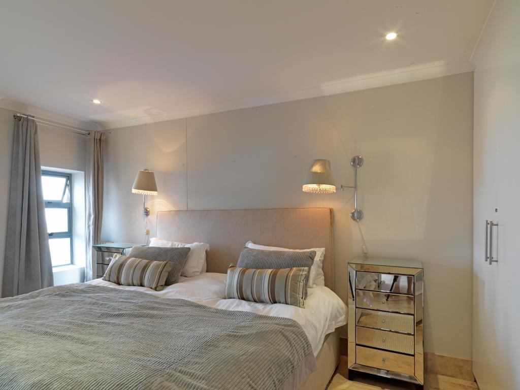 Surferscorner Self Catering Apartments Muizenberg Ngoại thất bức ảnh