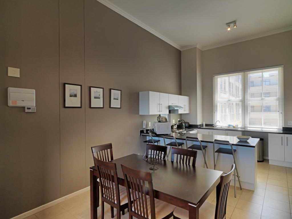 Surferscorner Self Catering Apartments Muizenberg Ngoại thất bức ảnh