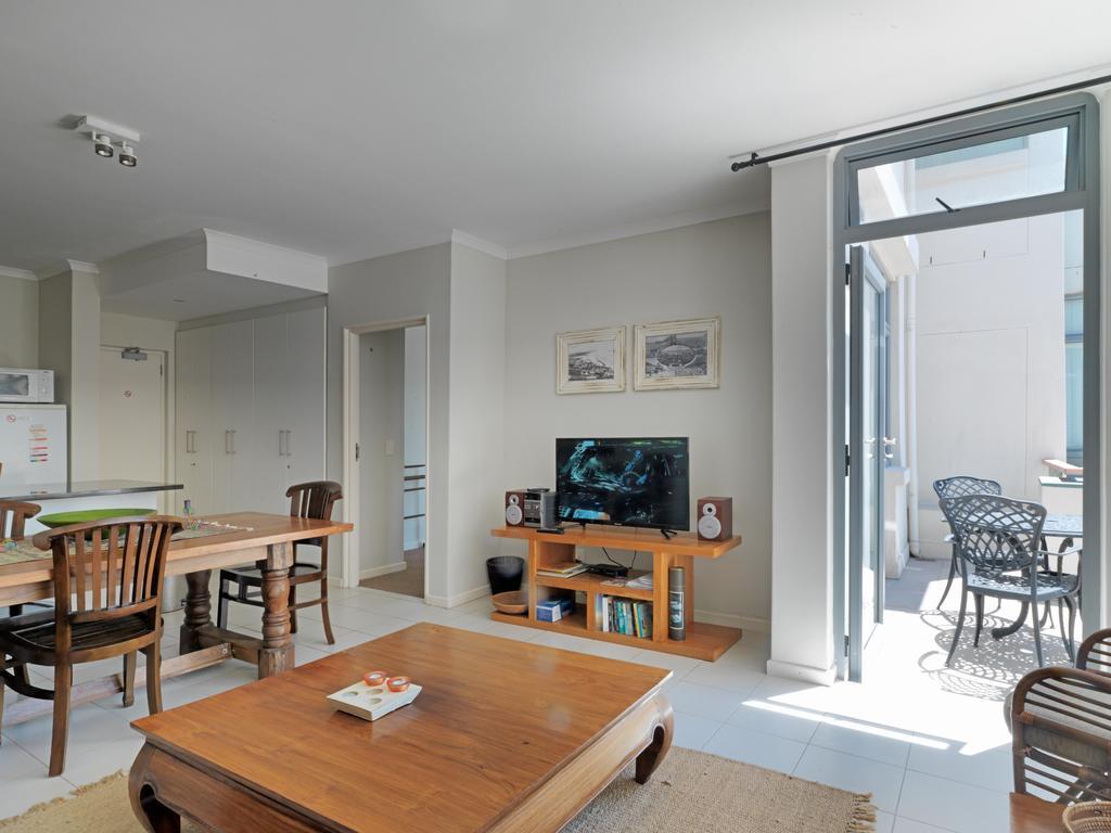 Surferscorner Self Catering Apartments Muizenberg Ngoại thất bức ảnh