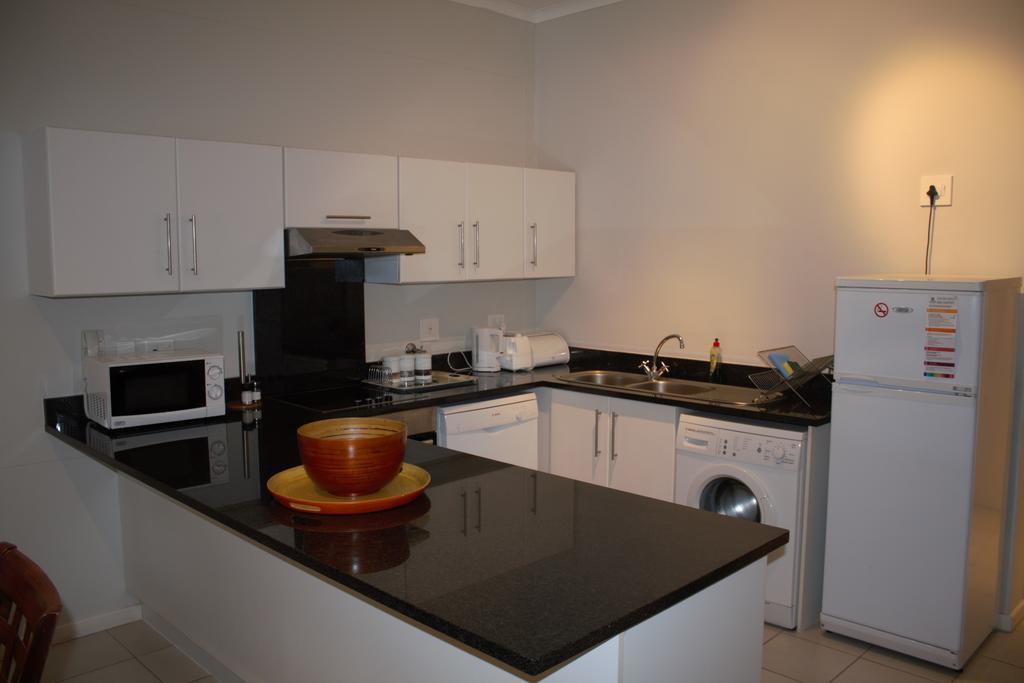 Surferscorner Self Catering Apartments Muizenberg Ngoại thất bức ảnh